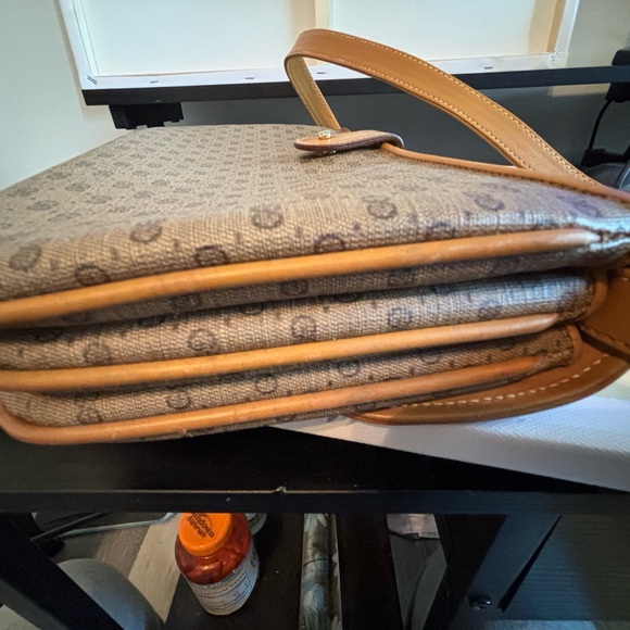 Authentic Vintage Gucci Micro GG Monogram Crossbody Bag - Very Good Condition - Picture 11 of 16